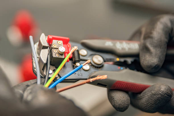 Best Local Electrician Companies  in North Bellmore, NY